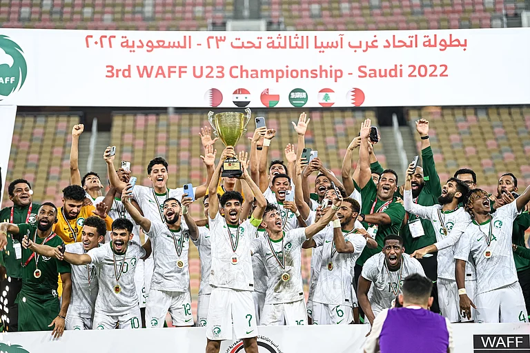 الأخضر الأولمبي يتوج بلقب النسخة sabq/2022-11/1ce