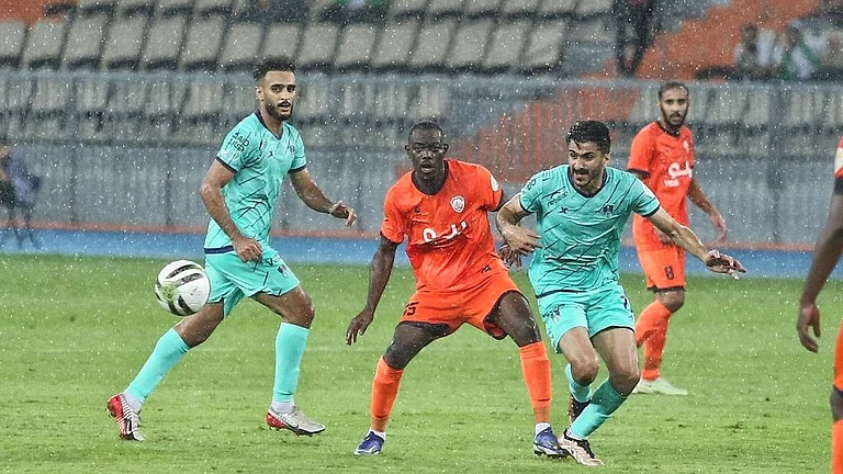 الأهلي يعود لسكة التعادلات أمام sabq/2022-12/270