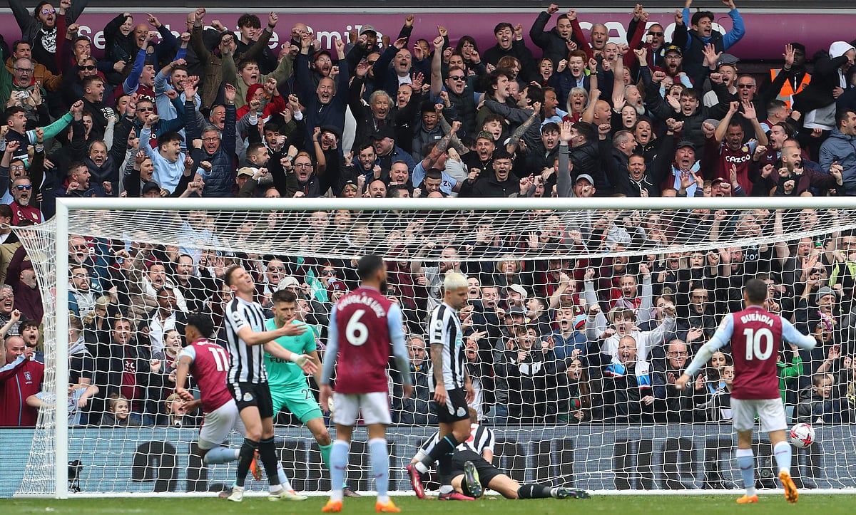 أستون فيلا يسقط نيوكاسل بثلاثية