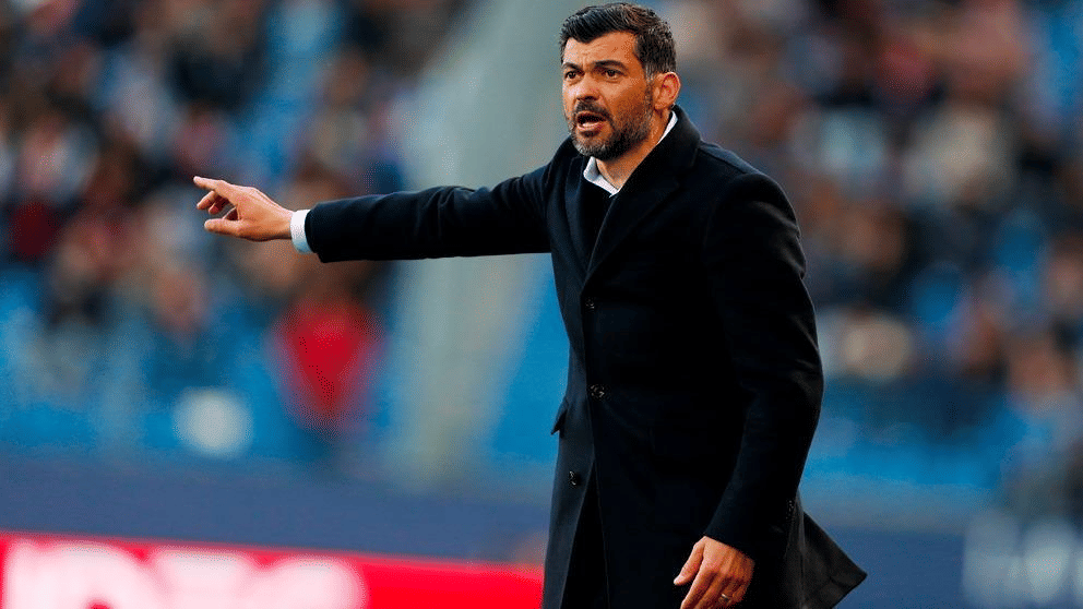 الهلال ينافس سان جيرمان على الظفر بخدمات المدرب البرتغالي سيرجيو كونسيساو