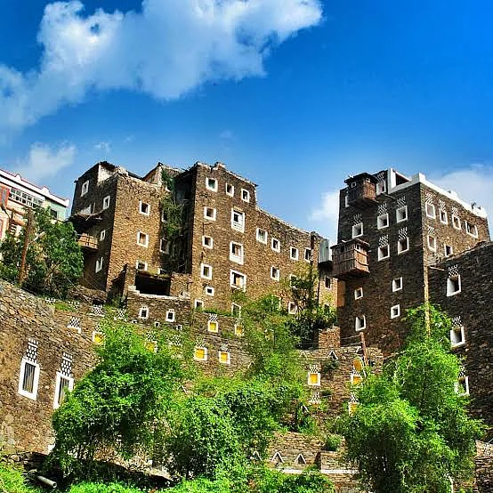 الجنوب البارد يجذب ملايين السعوديين sabq/2023-08/d00