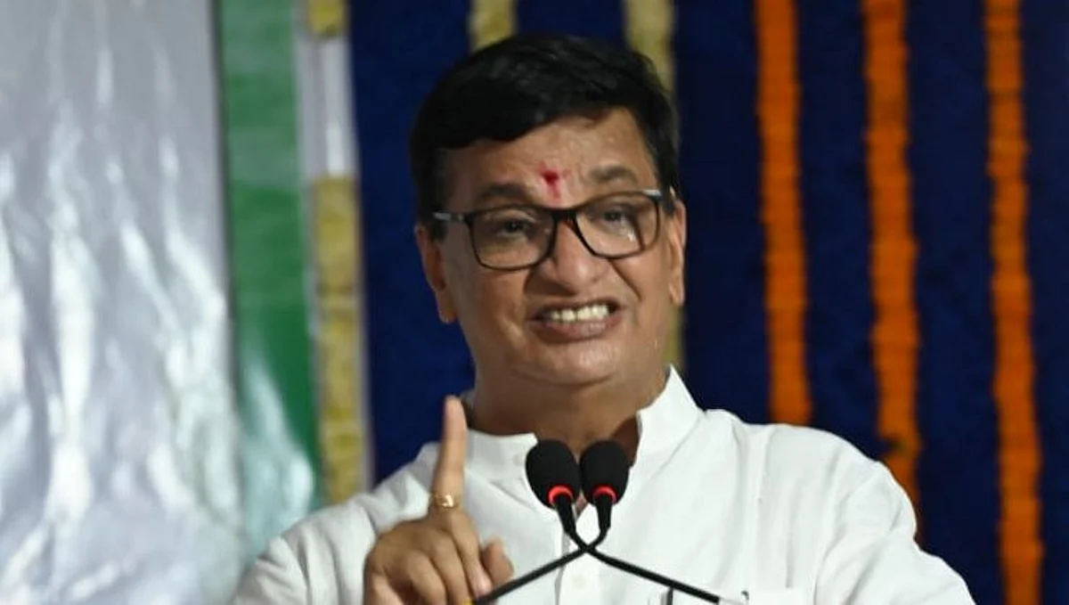 कंगनाचे पाहून गोखलेंनाही 'पद्मश्री' व्हायचं दिसतंय..