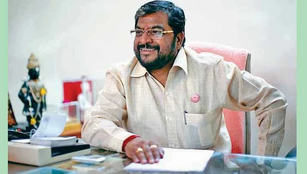 शेट्टींसाठी मोदी आणि ठाकरे सरकार दोन्ही सारखेच!