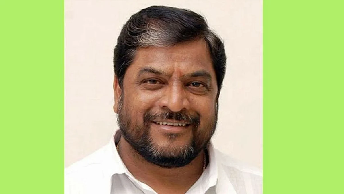 अहमदनगर जिल्ह्यात नेते व कारखानदारांसाठी लाचारांच्या फौजा तयार झाल्यात