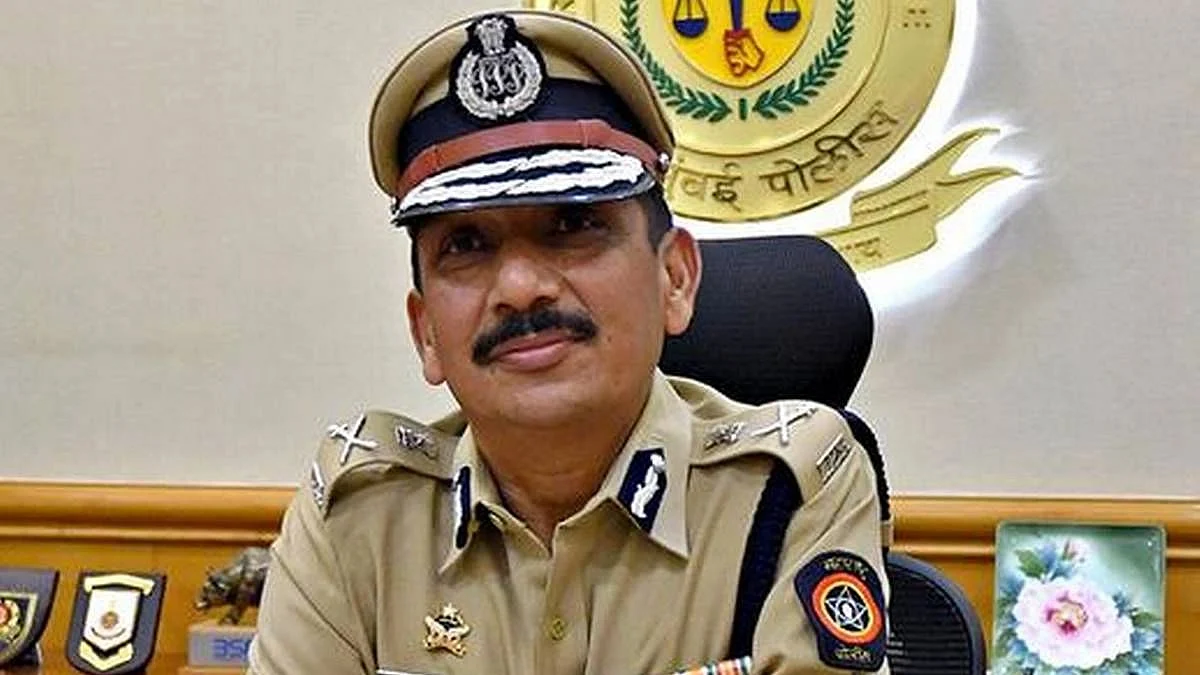मोठी बातमी : मुंबई पोलिसांनी थेट सीबीआय संचालकांनाच बजावले समन्स