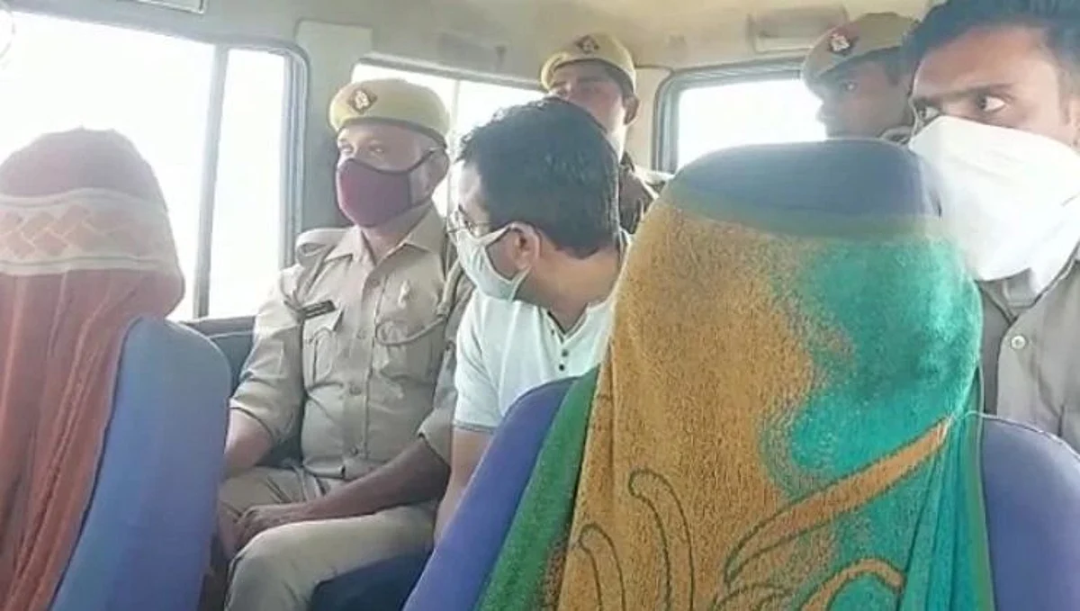 पोलीस मंत्रिपुत्राला घटनास्थळी घेऊन गेले अन् दाखवलं कसं शेतकऱ्यांना चिरडलं!