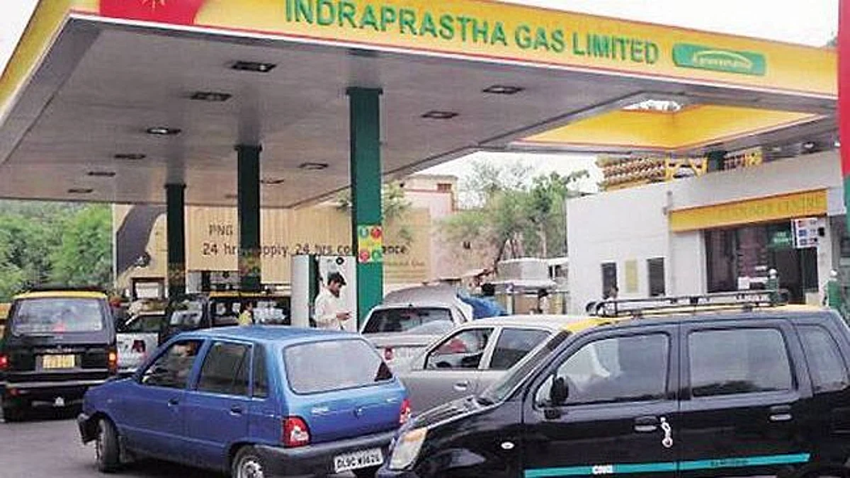 वाढता वाढता वाढे! 'सीएनजी'वर गाडी चालवणंही आता झालं महाग