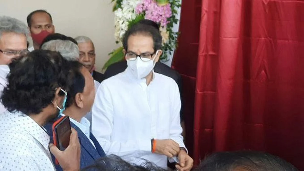 नारायण राणे त्या विमानात असल्याचे समजताच ठाकरेंनी दुसरे विमान मागवले...