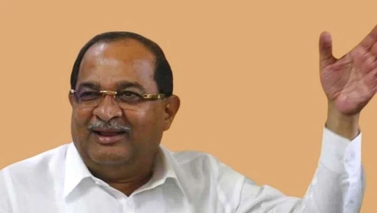 सरकारचा रिमोट कंन्ट्रोलही आता दुसऱ्यांच्या ताब्यात गेल्याने मुख्यमंत्री हतबल