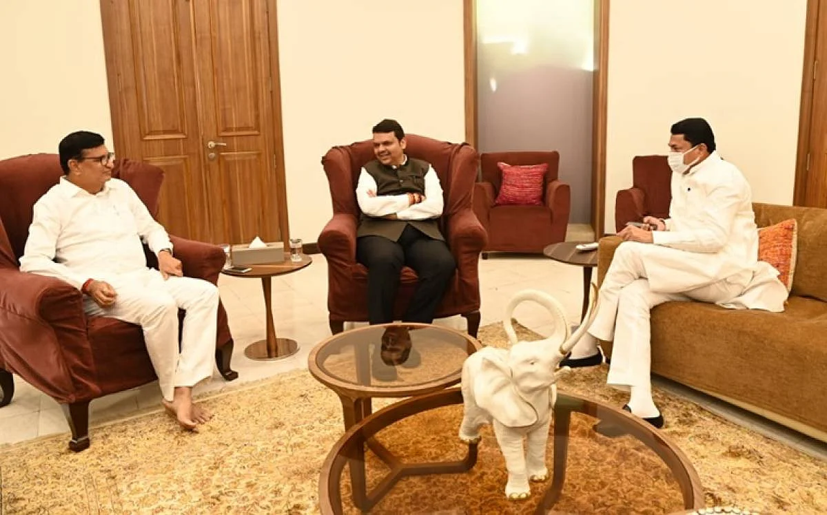 अंदाज खरा ठरला! काँग्रेस फडणवीसांच्या मनधरणीला जाणार..