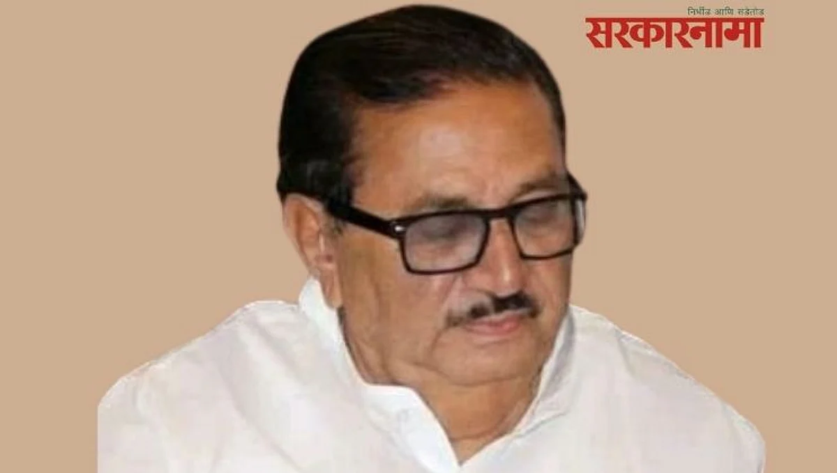 शरद पवार, मधुकर पिचड, गावित असे नेते चौदा किलोमीटर चालत त्या गावात पोहोचले होते..
