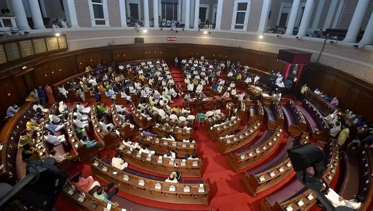 राज्यपाल भडकले अन् म्हणाले, सरकार माझं ऐकतच नाही!