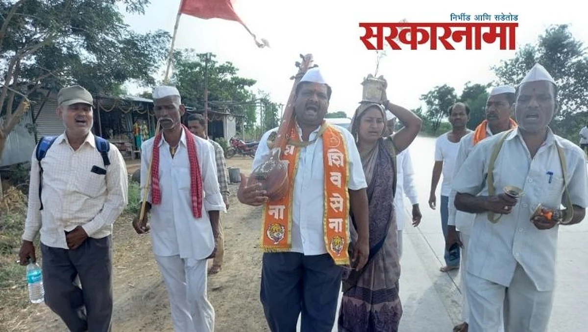 ठाकरेंवरील शस्त्रक्रिया यशस्वी व्हावी; म्हणून शिवसैनिकाची सहपत्नीक सांगली ते पंढरपूर पायीवारी