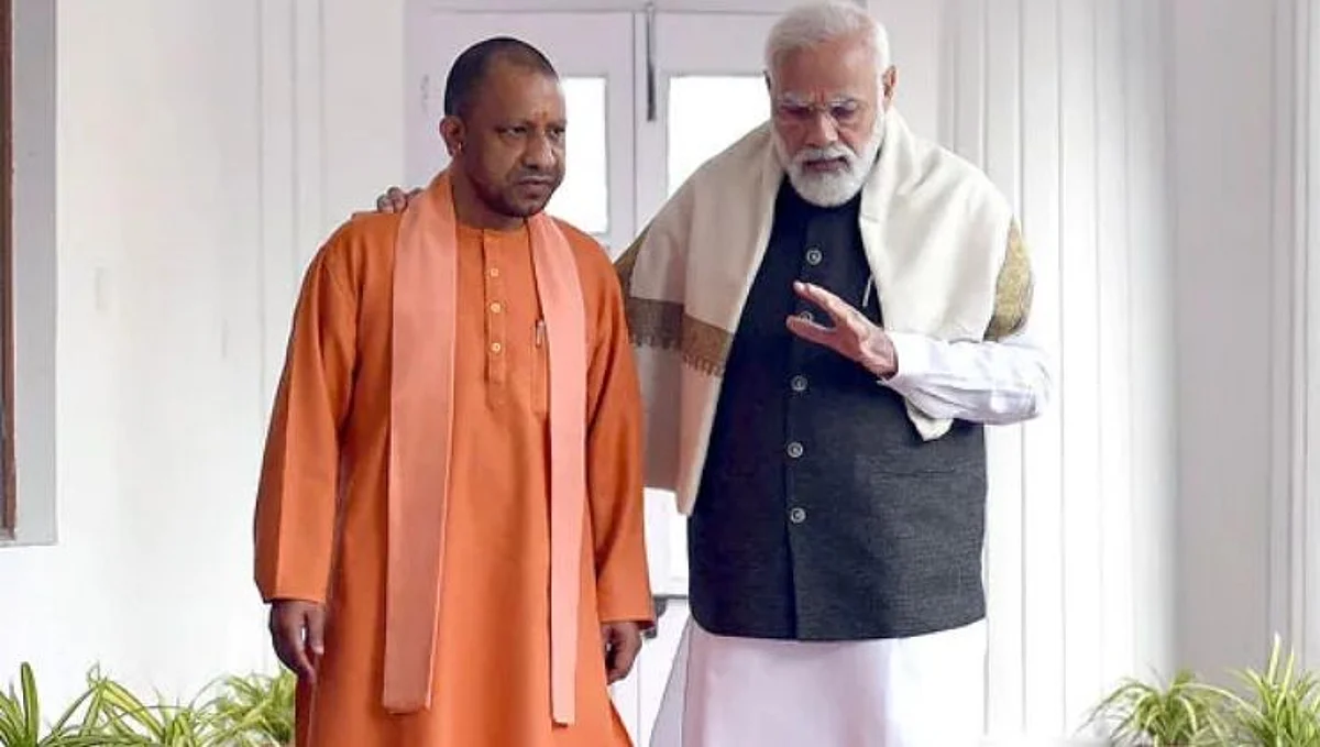 योगींच्या खांद्यावर हात ठेवून मोदी काय सांगत होते? अखेर 'त्या' फोटोचा उलगडा झाला...