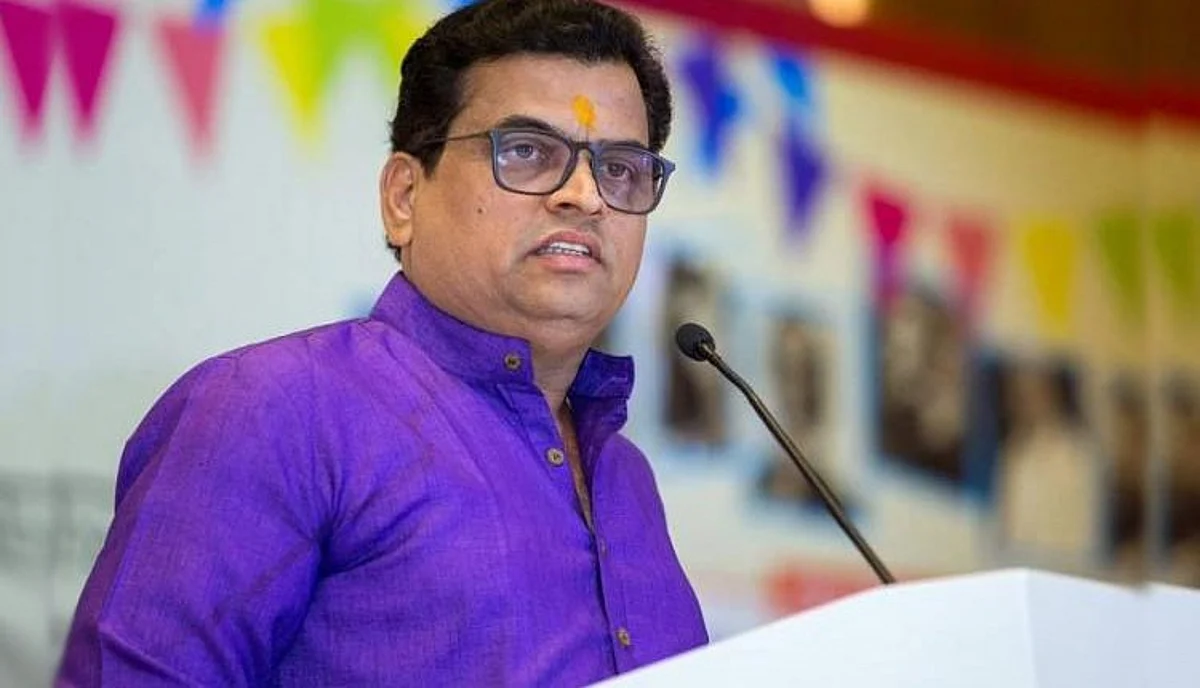 बाळासाहेब ठाकरेंमुळेच 'मी नथुराम गोडसे बोलतोय' सादर करू शकलो