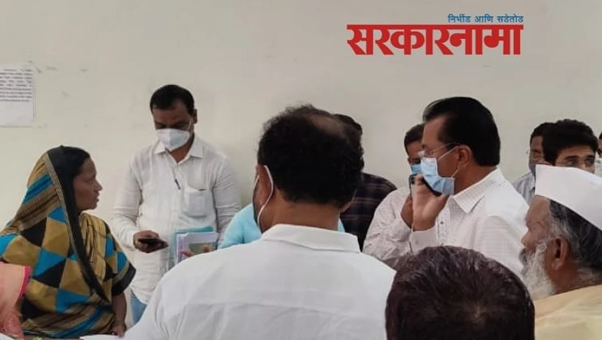 संतापलेल्या अशोक पवारांनी अवघ्या १० मिनिटांतच रेशनकार्ड मिळवून दिले!
