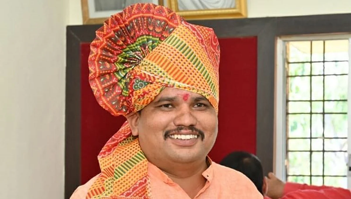 राळेगणसिद्धीच्या सरपंचपदी लाभेष औटींची बिनविरोध निवड