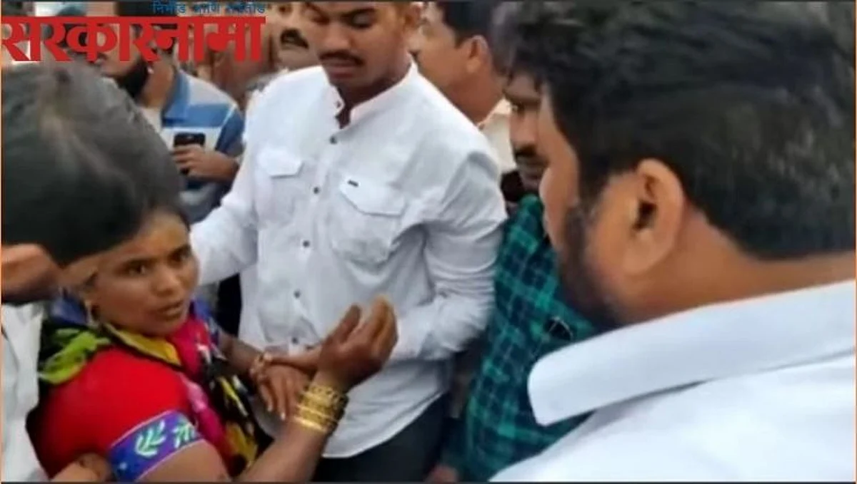 बच्चुभाऊंच्या मदतीमुळे मजुराचा वाचला प्राण, स्वत:च्या गाडीतून रूग्णालयात केले दाखल