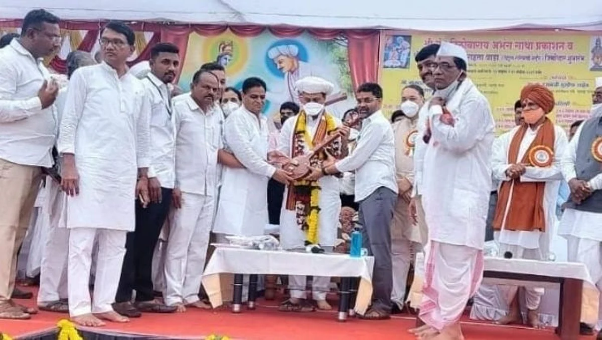 'संतांच्या पावलावर पाऊल ठेवत राज्यातील महाविकास आघाडीचे काम सुरू'