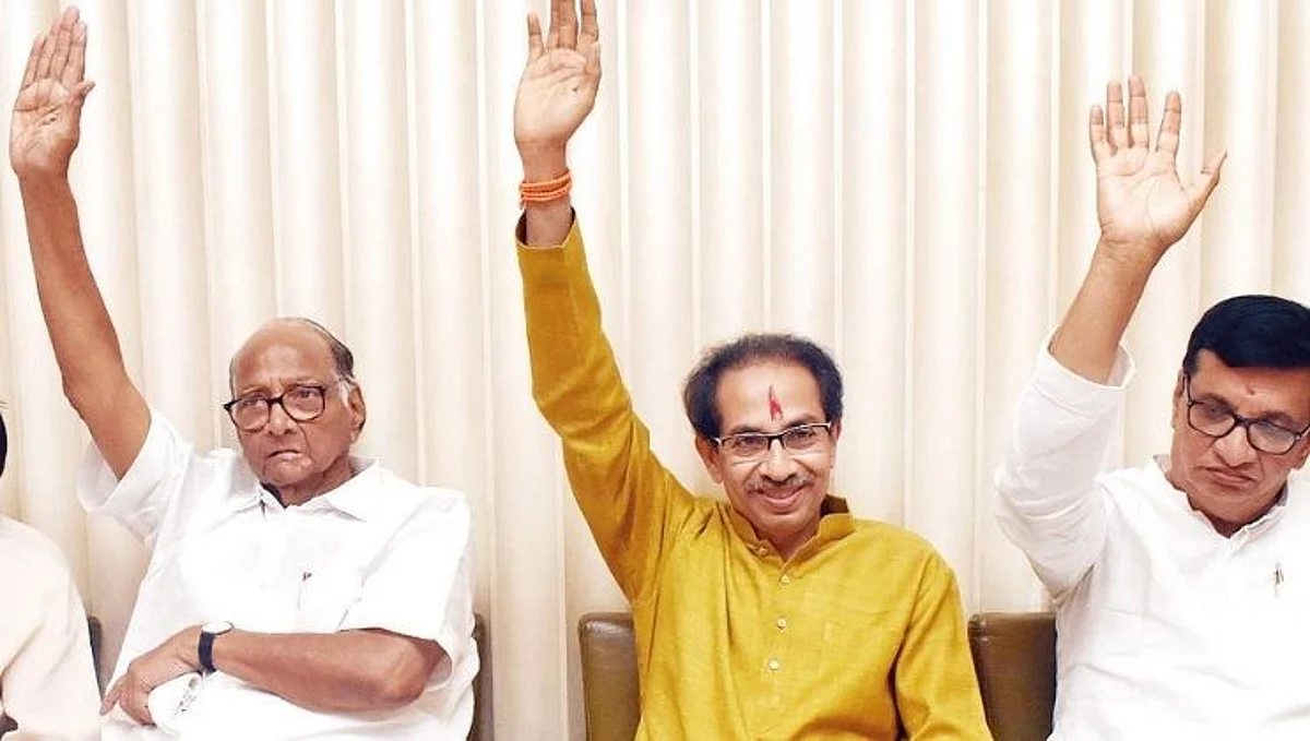 पवारांनी दोन वर्षांपूर्वी उद्धव ठाकरेंचा हात स्वतः वर केला... त्यानंतर इतिहास घडला!
