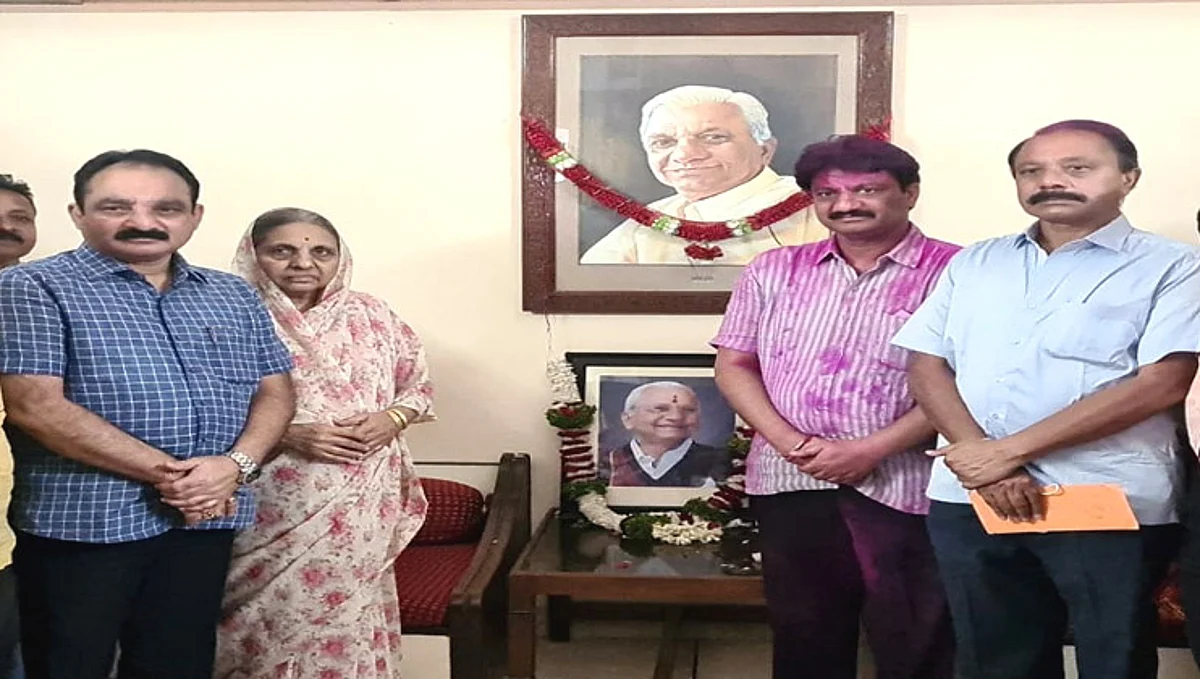 नितीन काका बँकेचे अध्यक्ष झाले..पण, कौतूक करायला तात्या नाहीत...