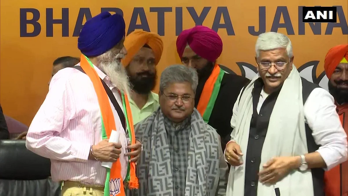 भाजपचा दे धक्का! काँग्रेसच्या दोन आमदारांसह विरोधकांचे माजी आमदार अन् माजी खासदार फोडले