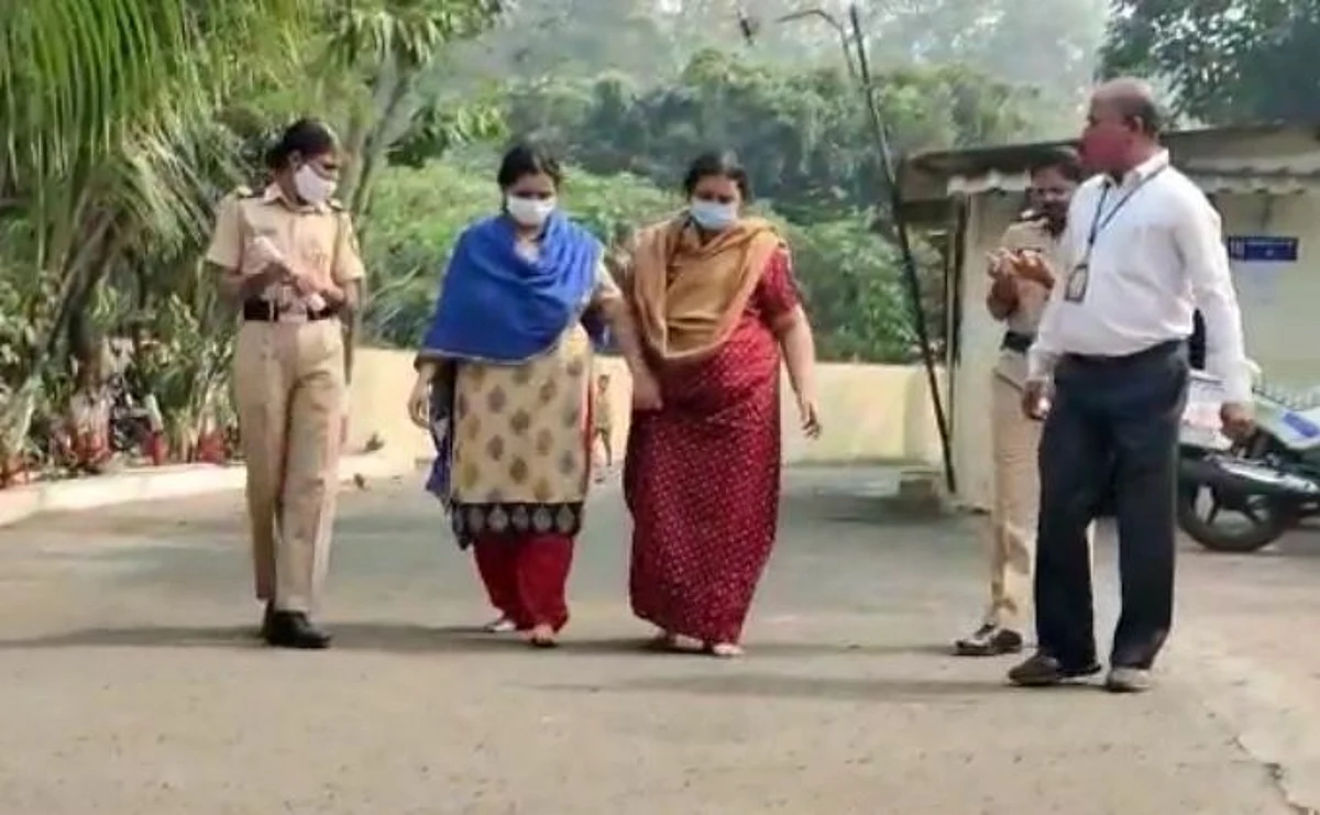 आईच्या मदतीने मुलीनेच कॉन्स्टेबल पित्याला ठेचलं