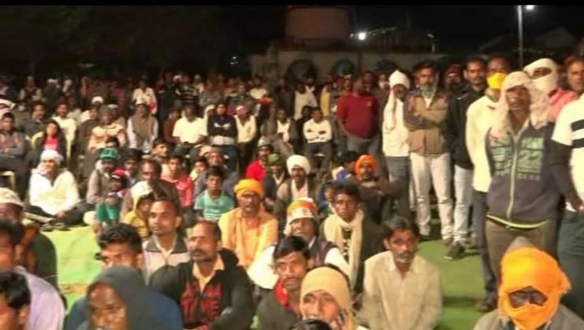 निवडणुकीत नेते सैराट, अन् कोरोना झिंगाट; प्रशासन मात्र कोमात !