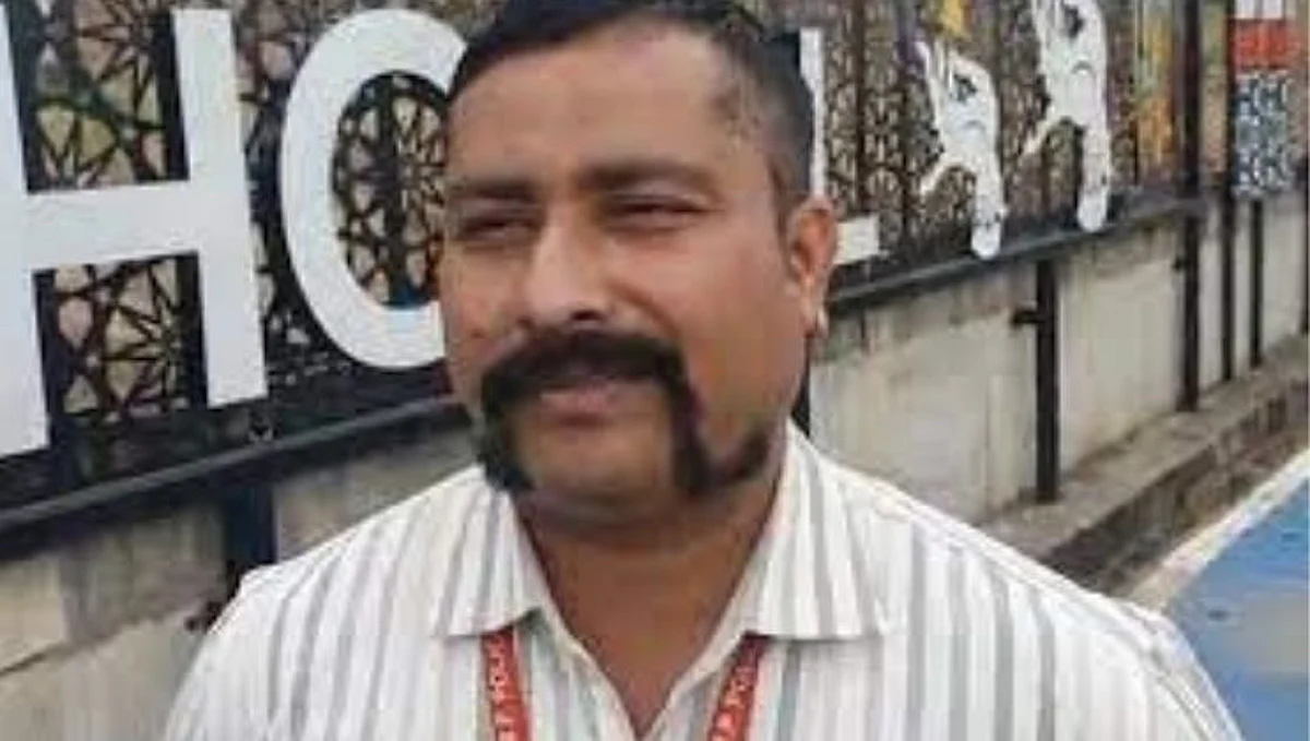 लांब मिशा असलेल्या हवालदाराचे निलंबन, नेटकऱ्यांच्या टीकेनंतर पुन्हा सेवत
