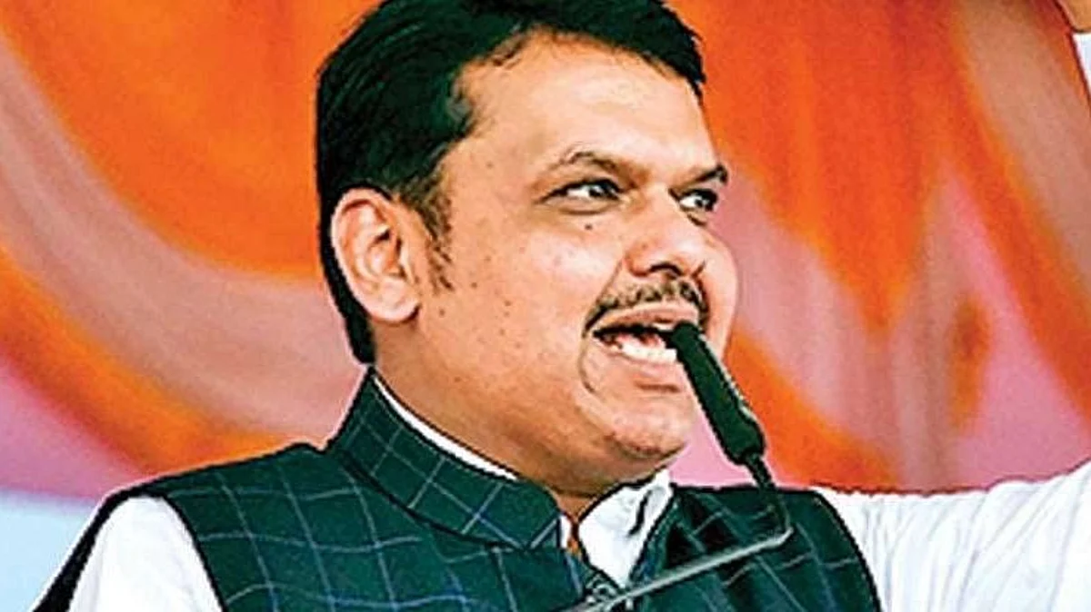 `शिवसेनेची लढाई ही त्यांच्या उमेदवारांचे डिपाॅझिट वाचविण्यासाठी`