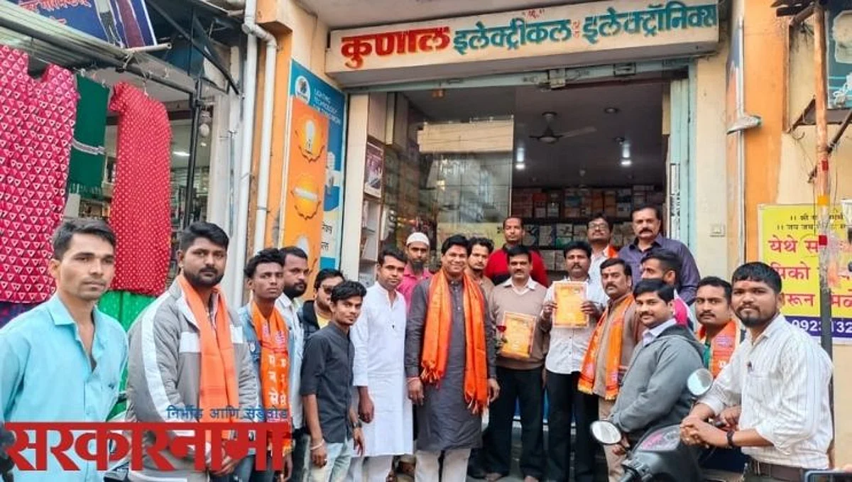 वर्षानुवर्षे दिमाखात मराठी पाट्या लावणाऱ्या दुकानदारांचा `मनसे`, सत्कार
