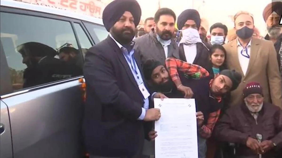 एकच शरीर असलेल्या जुळ्या भावंडांचं पहिलं मतदान ठरलं ऐतिहासिक