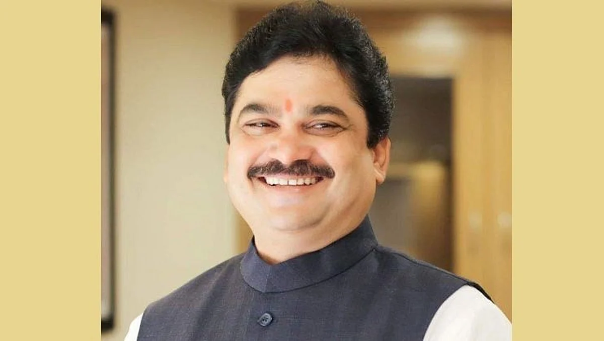 राम शिंदे म्हणाले, पक्षानुसार शेतीला पाणी सोडणार आहेत का?
