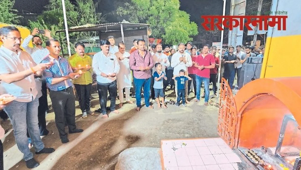 भाजपला जागे करण्यासाठी शिवसेनेचे हनुमानचालिसा पठण!