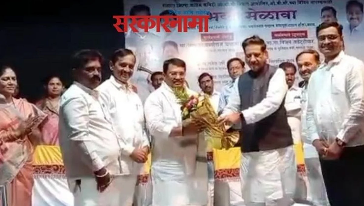 मोठी बातमी : ओबीसी महामंडळाच्या कर्ज वसुलीस स्थगिती : मंत्री वडेट्टीवारांची घोषणा