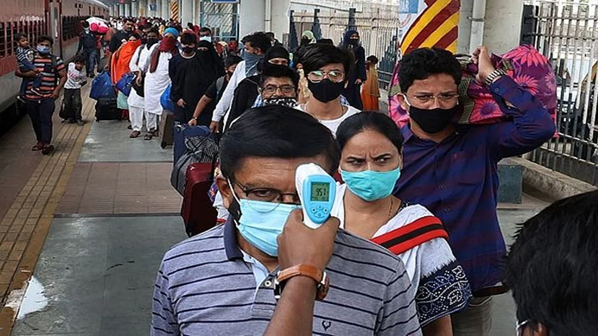 महाराष्ट्रात पुन्हा मास्क सक्ती? राजेश टोपेंनी स्पष्टच सांगितलं...
