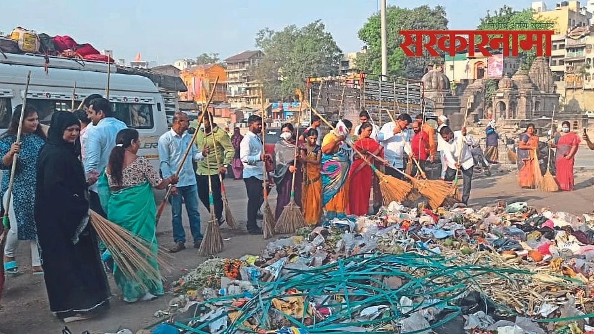 नाशिकमध्ये शिवसेने पाठोपाठ भाजपच्या हाती झाडू!