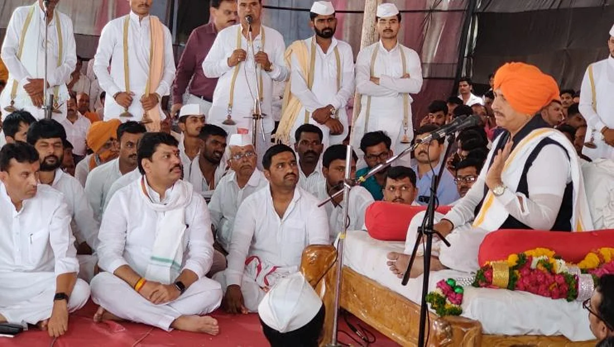 मला धनंजय आणि पंकजा मुंडे दोघेही सारखेच...