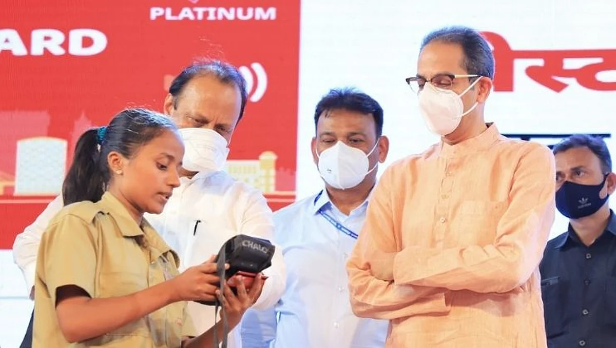 दादागिरी करून याल तर.... : उद्धव ठाकरेंचा राणा दांपत्यास इशारा