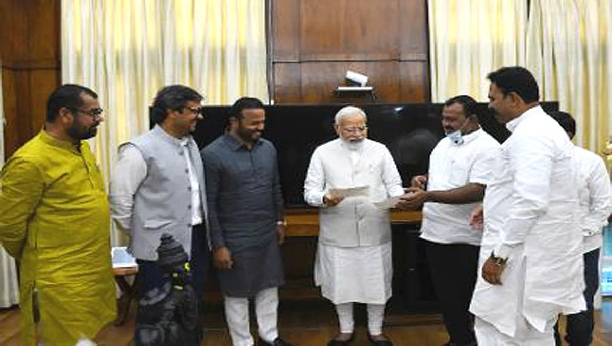 नरेंद्र मोदींना साताऱ्यात येण्याचे निमंत्रण : जिहे कठापूरचे जलपूजन