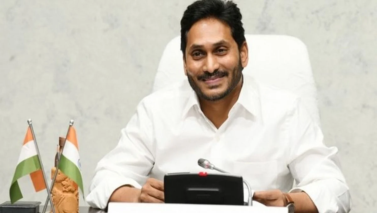 जगनमोहन यांनी अर्धे मंत्रिमंडळ बसवलं घरी; चौदा नवीन चेहऱ्यांना बनवलं मंत्री