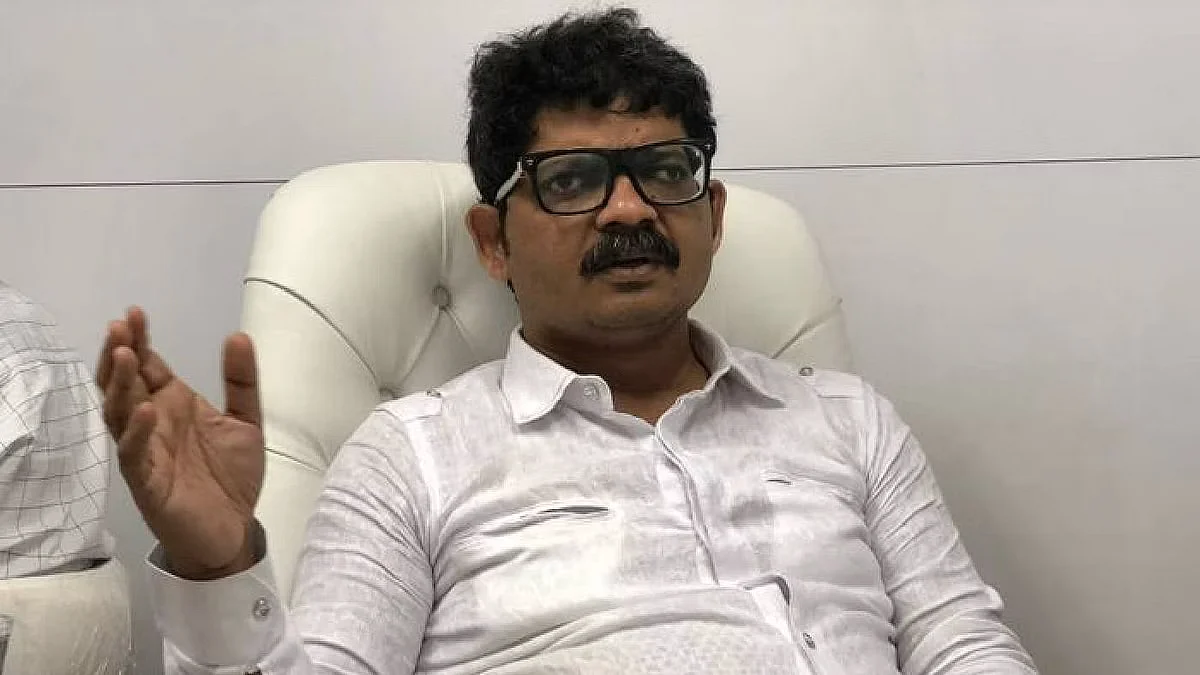 सदावर्तेंची घरी जाण्यासाठी धडपड; एकाचवेळी ४ न्यायालयांमध्ये जामिनावर सुनावणी