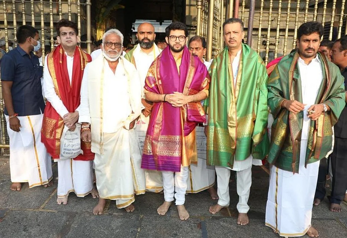 आदित्य ठाकरेंना घेवून मिलींद नार्वेकर तिरुपतीला : महत्वाच्या बैठकीला दोघांचीही दांडी