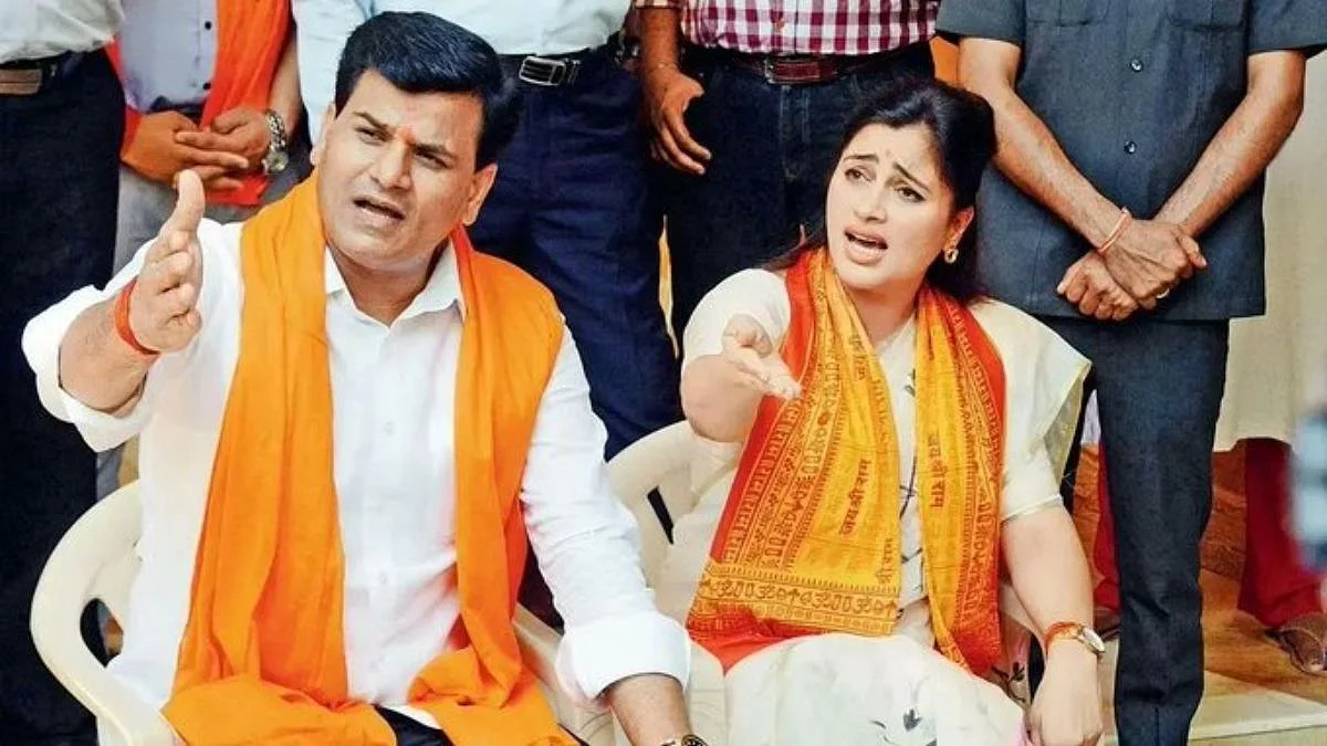 सुटका होताच राणा दांपत्याची मोदी अन् शहांच्या भेटीला थेट दिल्लीकडे धाव!