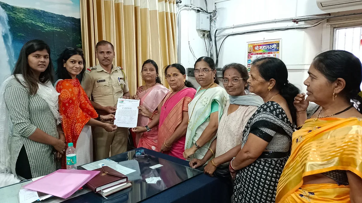 केतकी चितळेंविरोधात साताऱ्यात राष्ट्रवादीच्या महिलांची पोलिसांत तक्रार...