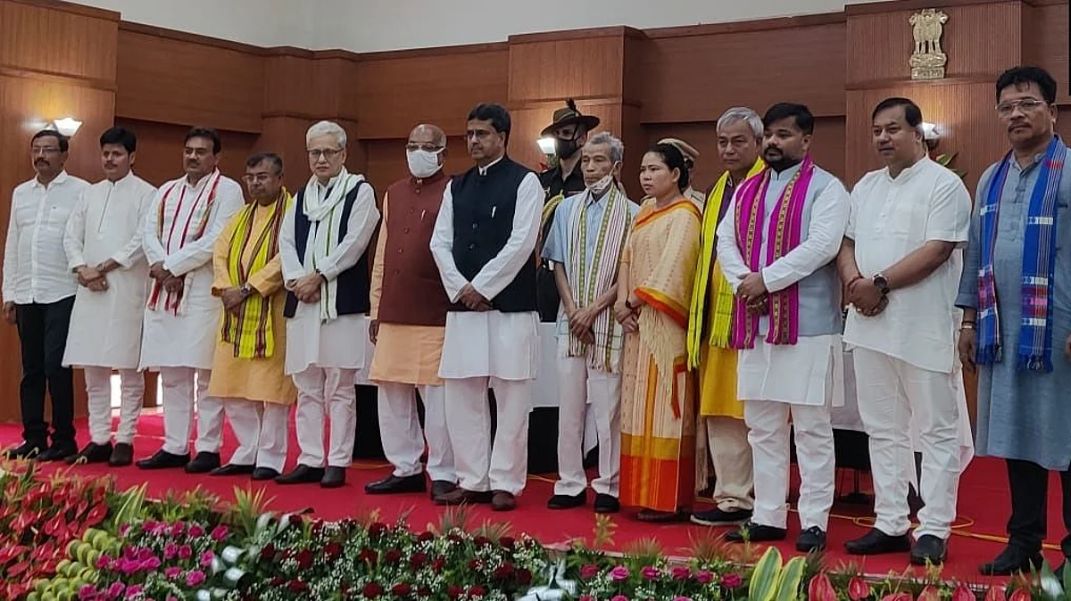 सहकारी पक्षाच्या प्रमुखांशी पंगा महागात! थेट मंत्रिमंडळातून मिळाला डच्चू