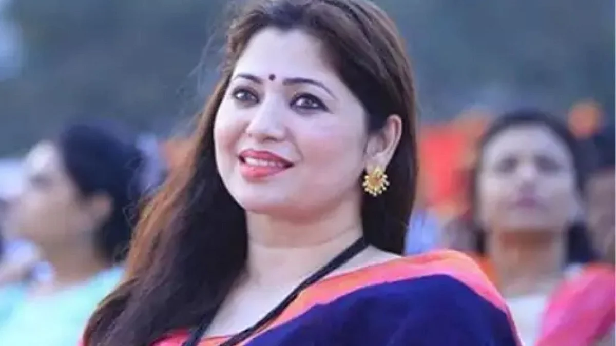 दावणीची म्हैस शिवसेनेच्या वाटेला सोडू नका : फडणवीसांवर टीका करताना दिपाली सय्यद यांची जीभ घसरली