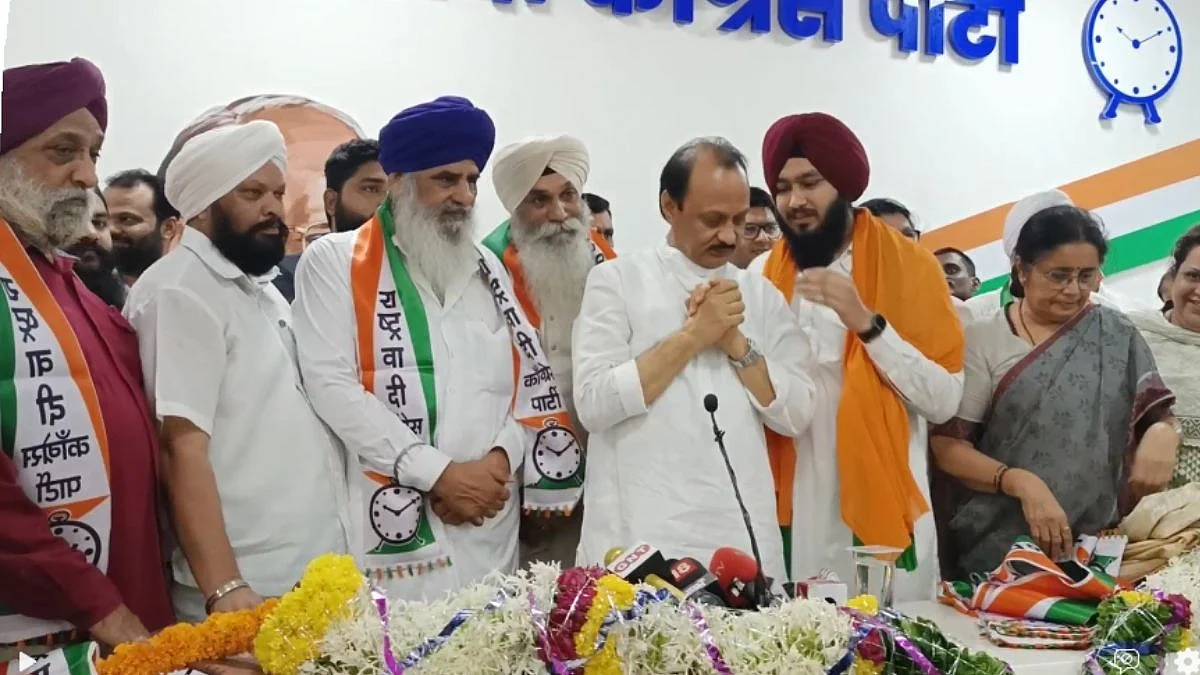 मुंबईत शेकडो पदाधिकाऱ्यांचा भाजपला धक्का : अजितदादांच्या उपस्थितीत बांधले घड्याळ