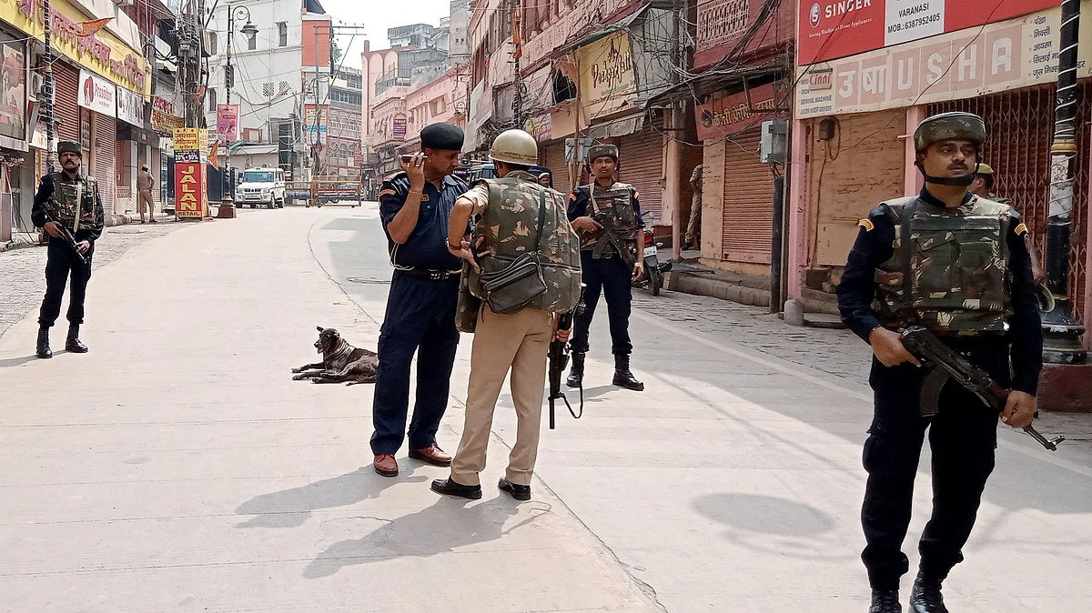 काशीतील ज्ञानवापी मशिदीत सापडलं शिवलिंग; जागा तातडीनं सील