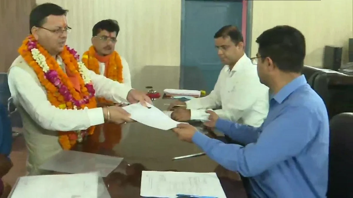 भाजप नेत्यानं आमदारकीवर पाणी सोडलं अन् मुख्यमंत्री पुन्हा विधानसभेच्या रिंगणात